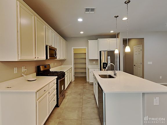 4th image of 7634 W Glass Ln