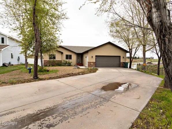 1208 Avalon Ct, Gillette, WY 82716