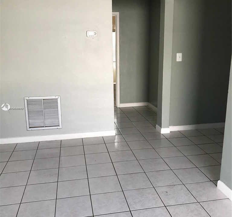 2nd image of 320 SW 13th St #1