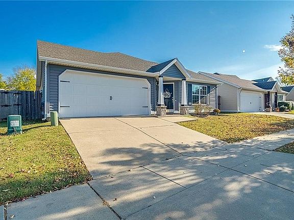 3rd image of 4360 Pecan St