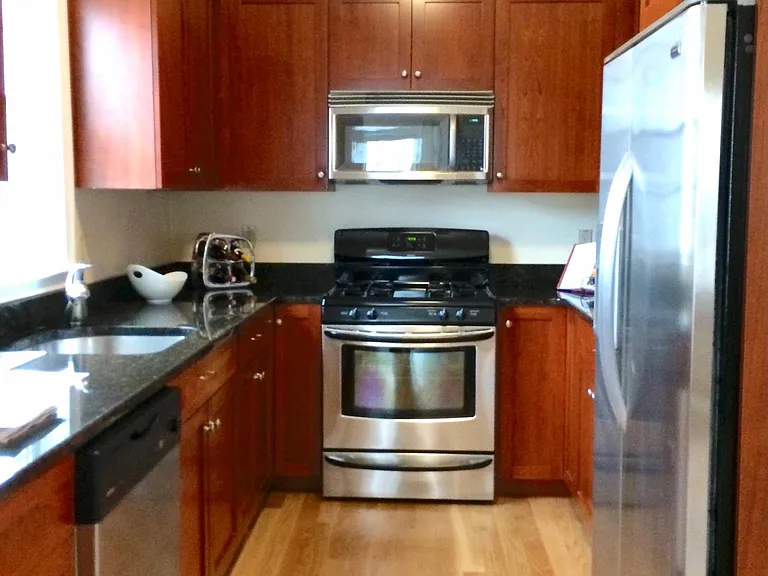 202 Green St #3 — Photo 6