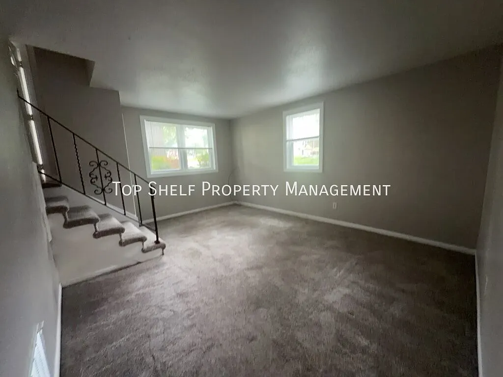 2 bed, 860 sqft, $1,100 — Photo 2
