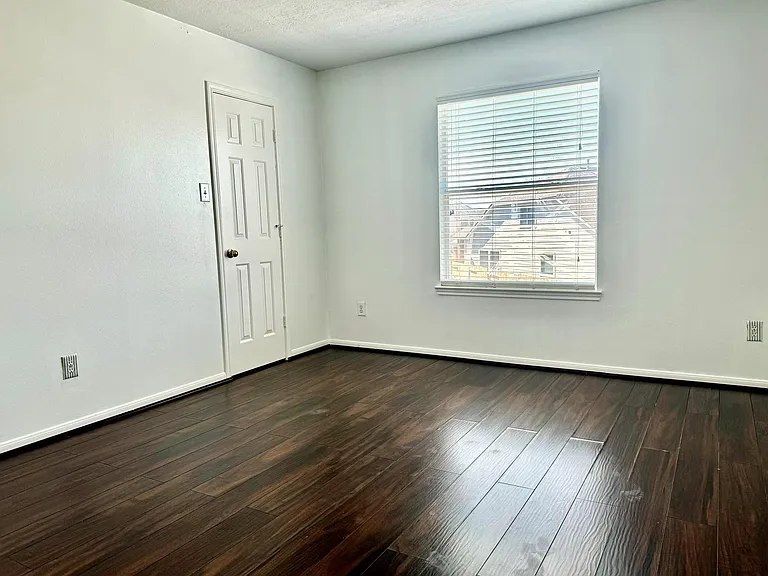 7110 Favian Ct — Photo 23