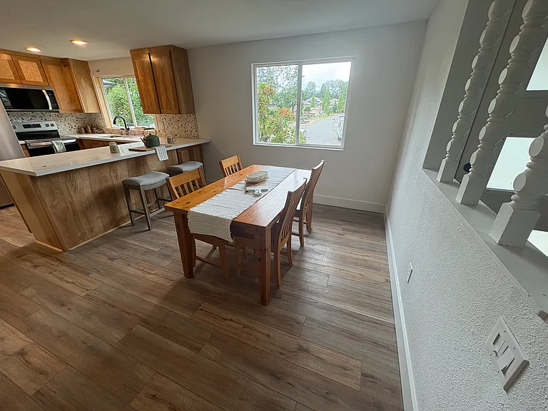 4901 NE 1st St — Photo 3