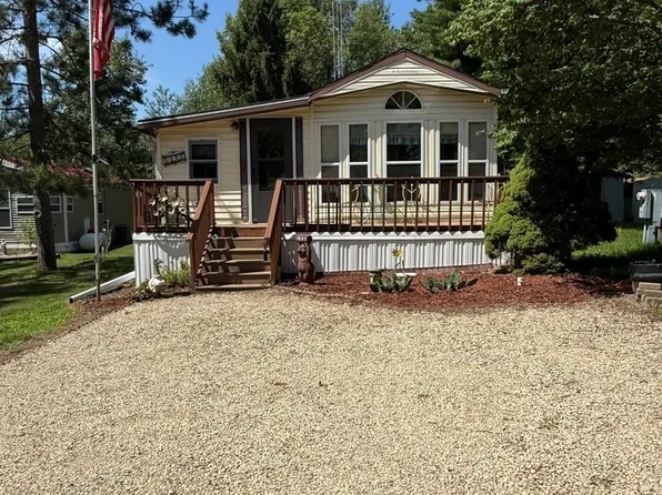 8-121 Woodhaven Dr E, Sublette, IL 61367