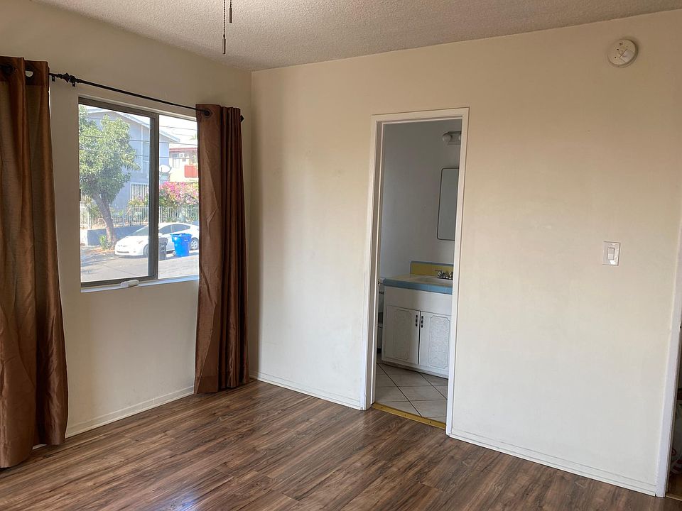 2nd image of 632 Tularosa Dr #4