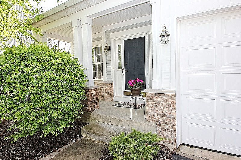 2nd image of 2147 Horncastle Ln