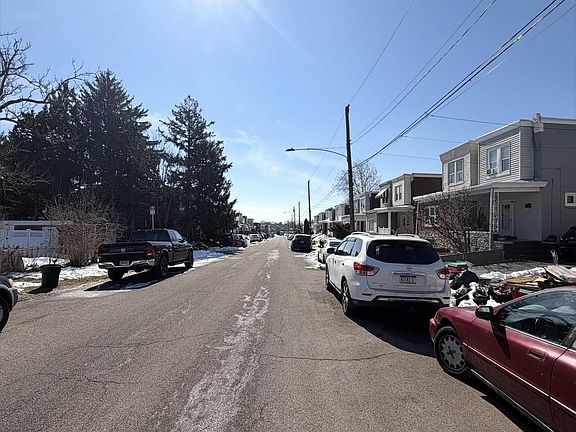 4th image of 7448 Rockwell Ave