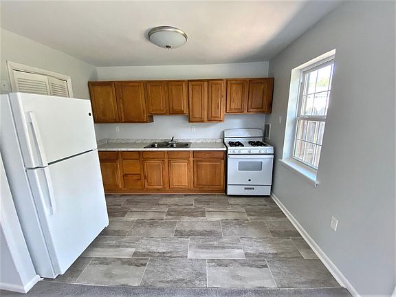 4th image of 407 Moss Hill Ln #283fgm2sw