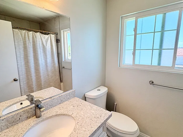 2035 Grove Ave — Photo 18