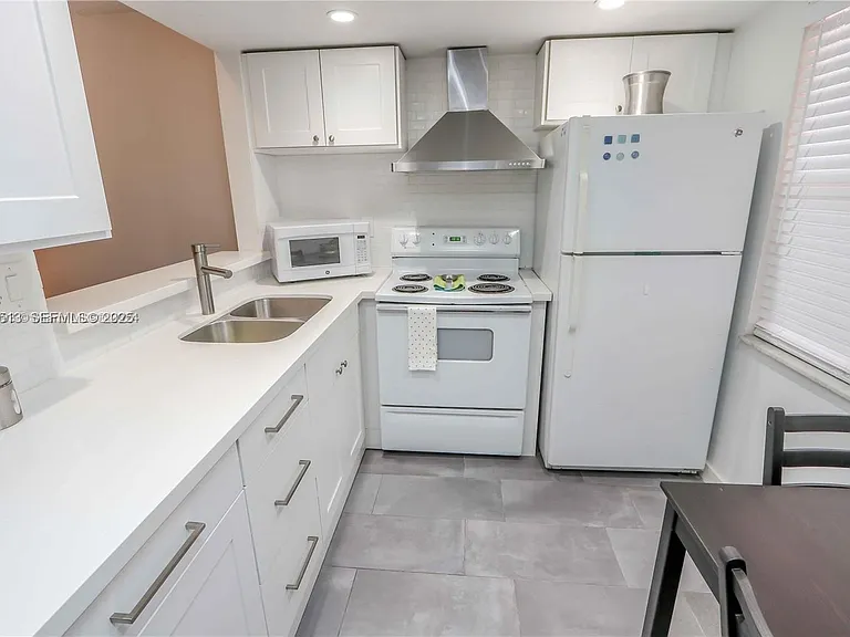 9150 Lime Bay Blvd #212 — Photo 9