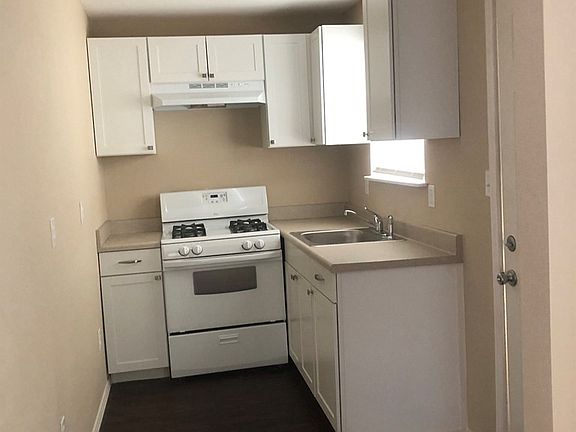 4th image of 20 N Emerson St