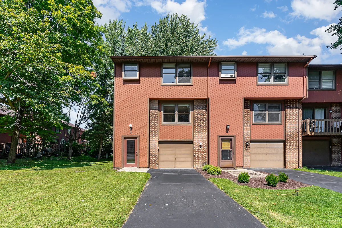 Building Photo - 20 Garrison Dr