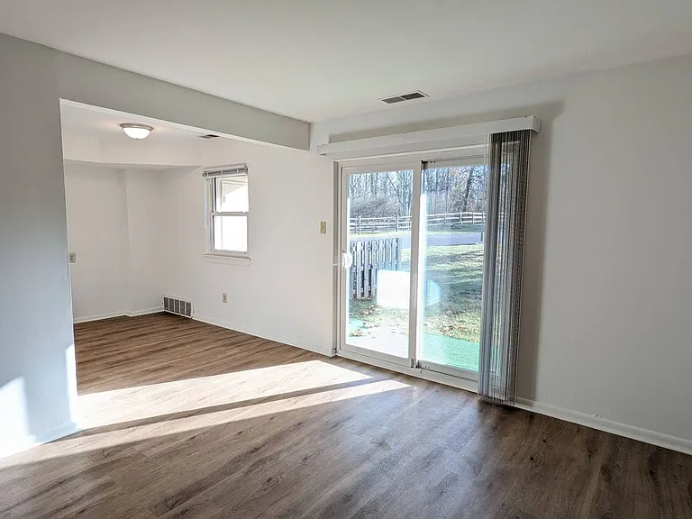 2 Kearney Dr — Photo 5