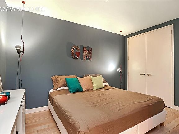 5th image of 75 Wall St #26R