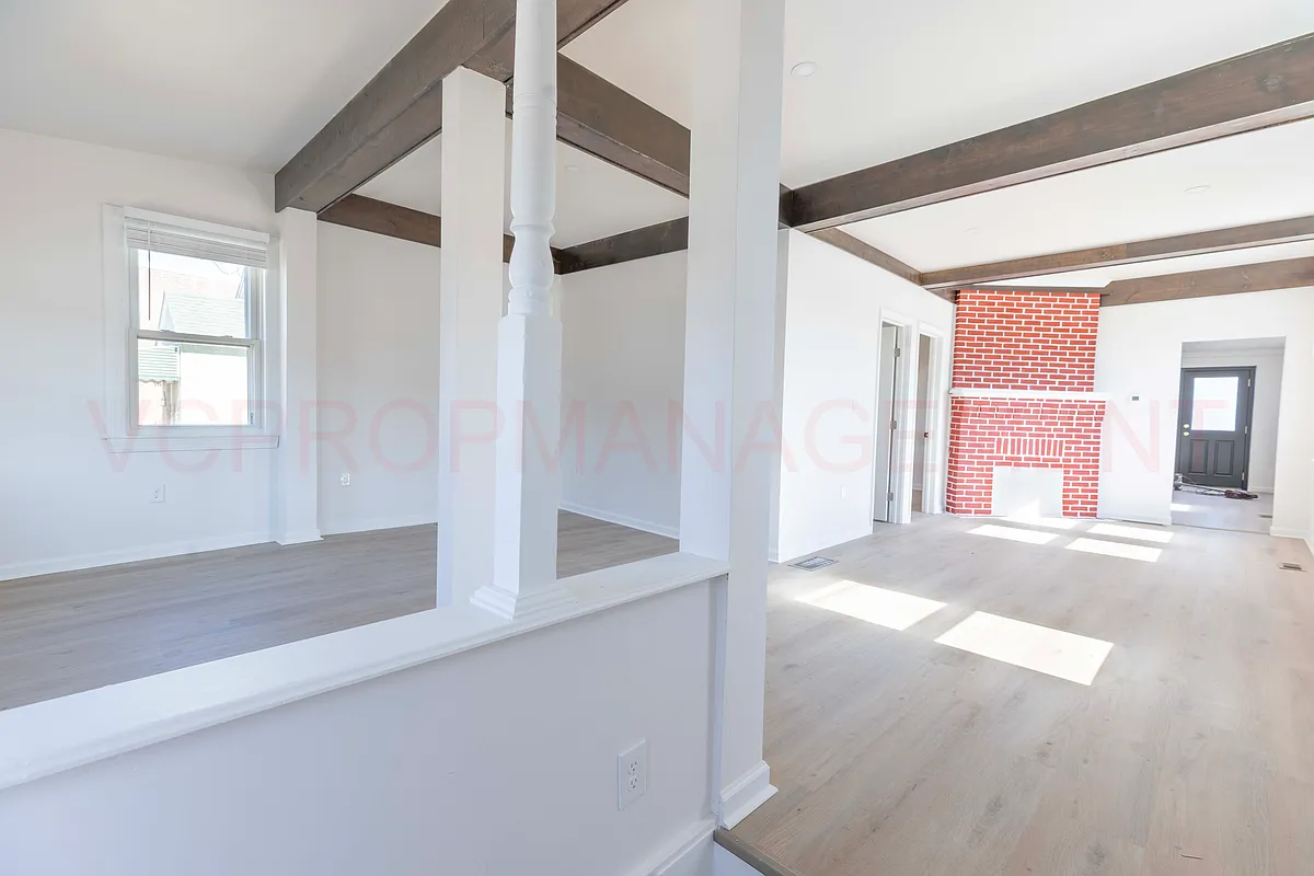 Building Photo - 230 Carre Ave