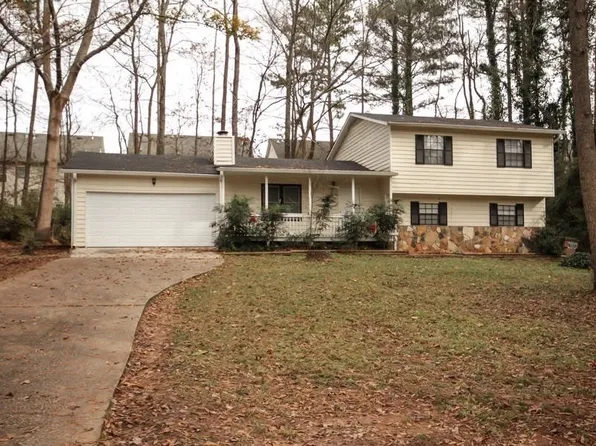 3215 Alcazar Dr, Lilburn, GA 30047