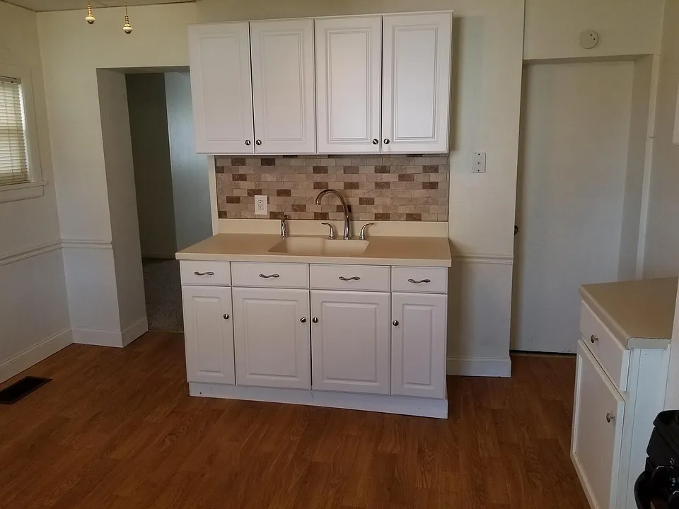 Tile backsplash