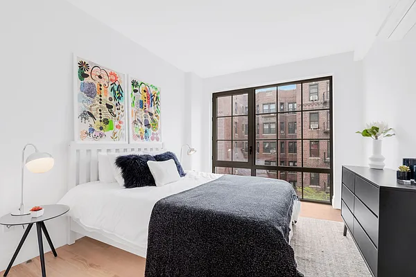 Sold by REAL New York | media 21