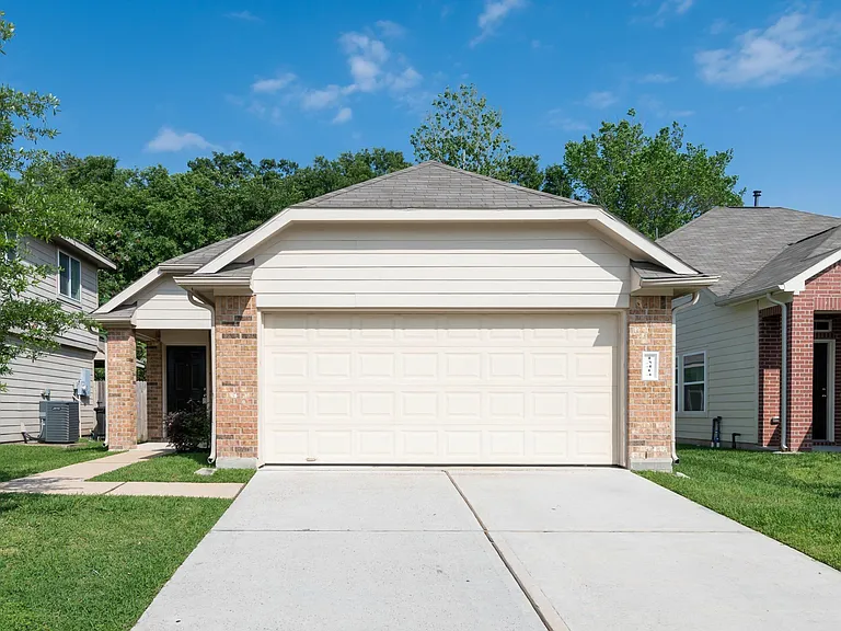 13414 Ella Ridge Ln — Photo 1