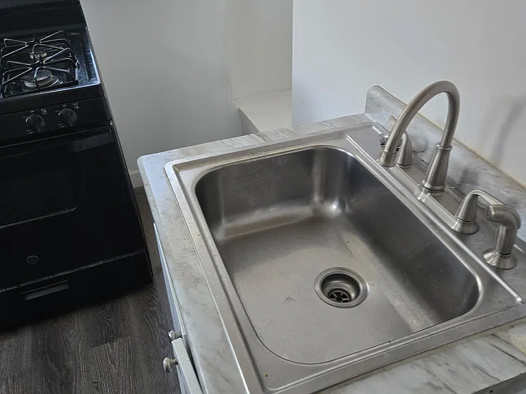 4009 N Taylor Ave — Photo 4