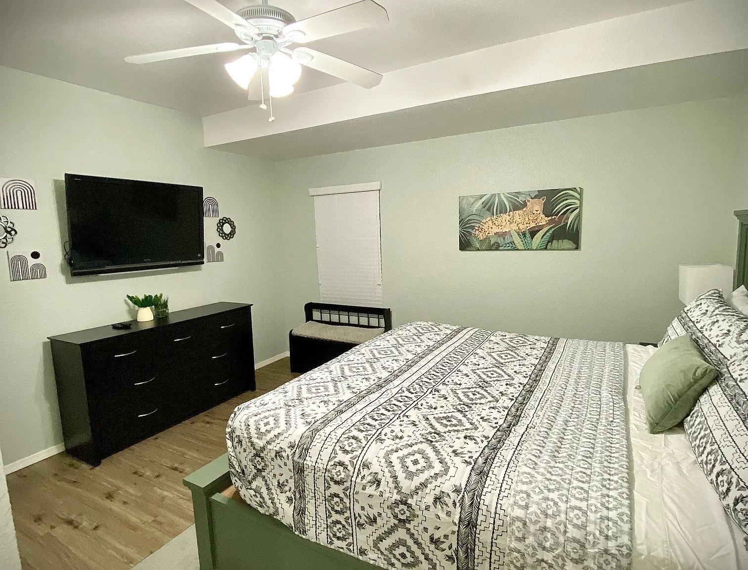 2 bed, $2,600 — Photo 4