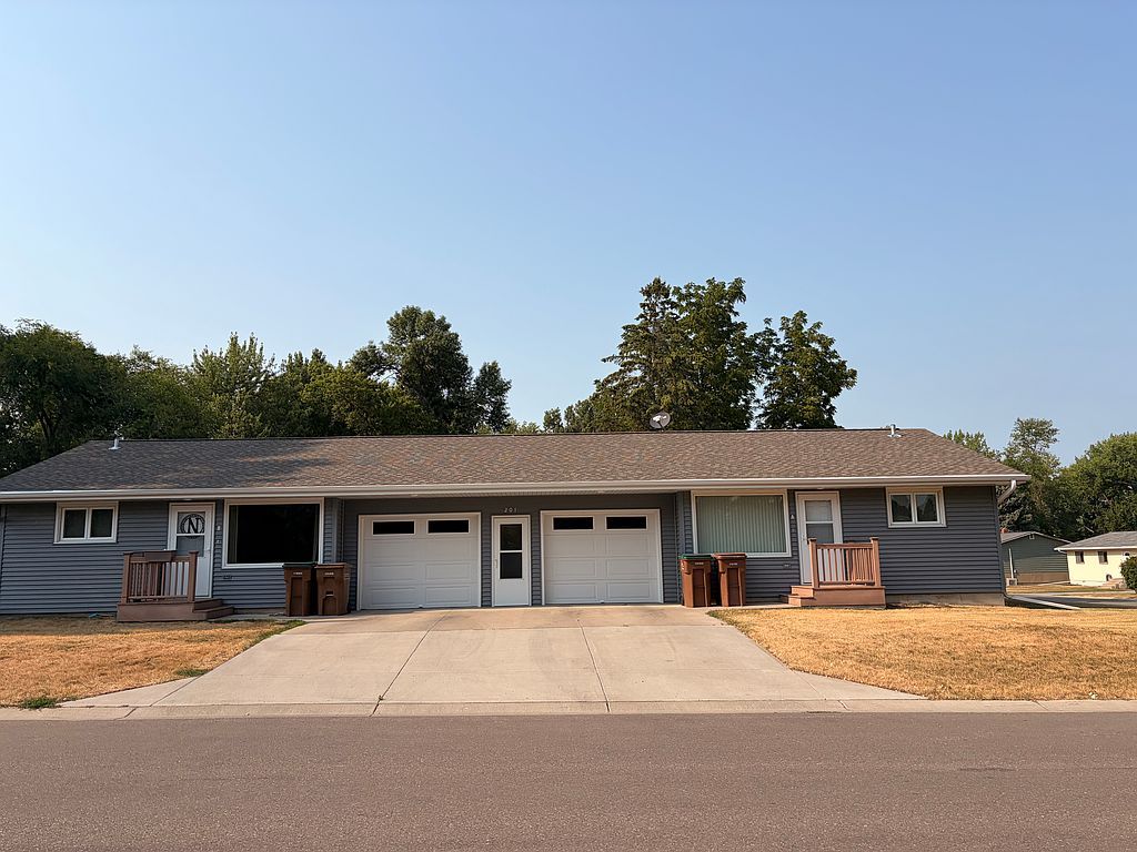 201 W 7th St - Property Image