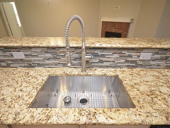 4th image of 616 Odenville Dr
