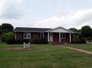 403 Ridgecrest Dr, Graham, NC 27253