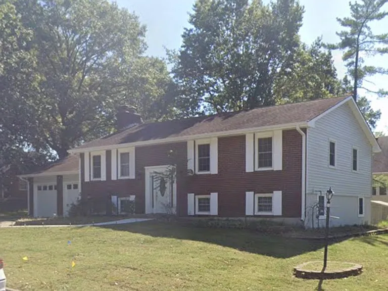 15 Circle Dr — Photo 1