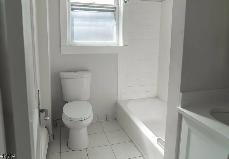 57 Glenridge Ave #3R — Photo 4