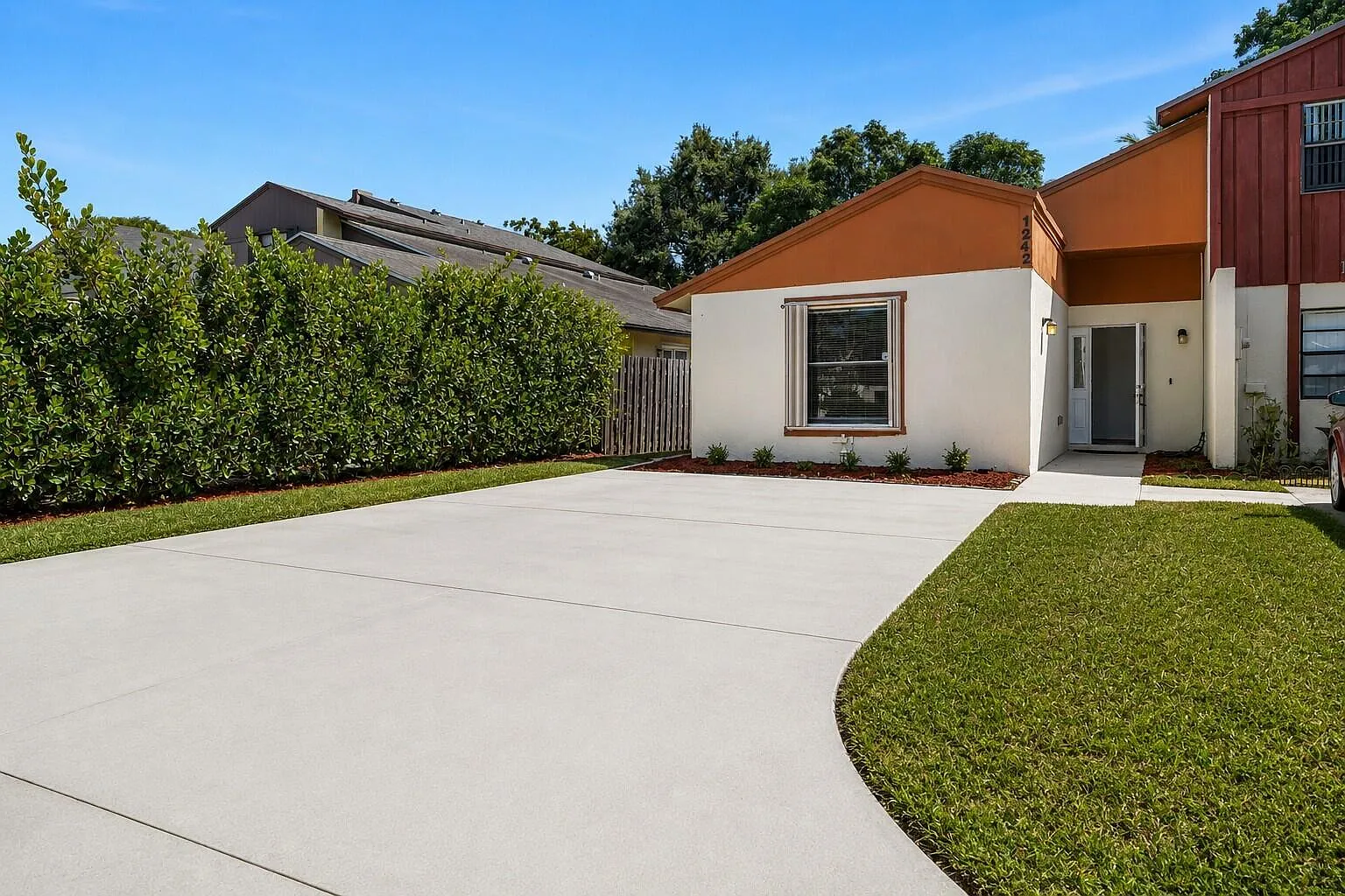 2 bed, 2.0 bath, 1311 sqft, $2,470 — Photo 1