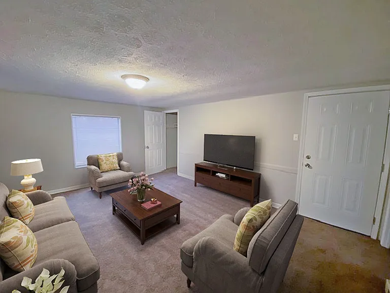 204 Courtyard Cir — Photo 124