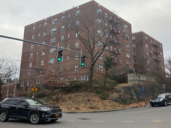 3rd image of 1234 Midland Ave #5D