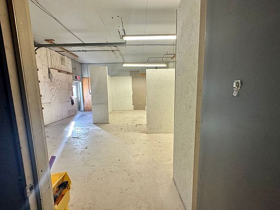 5th image of 907 Stewart St #0836e15d5