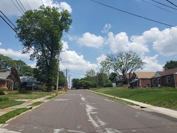 5th image of 2362 S Milton Ave