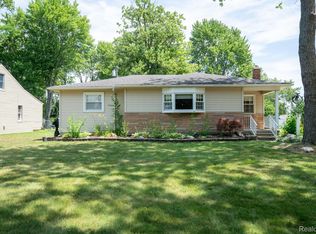 3321 Lafayette Dr, Trenton, MI 48183