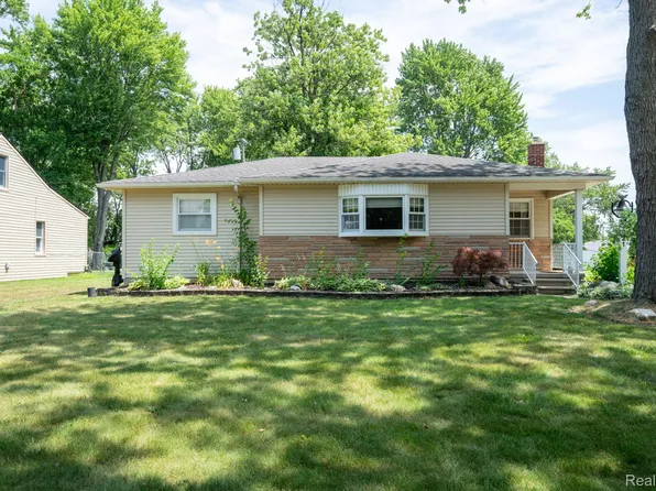 3321 Lafayette Dr, Trenton, MI 48183