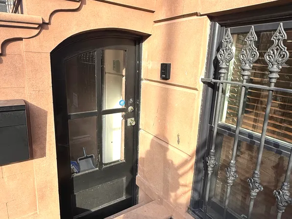 335 Stuyvesant Avenue image 3 of 17