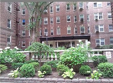 2nd image of 920 E 17th St APT 320
