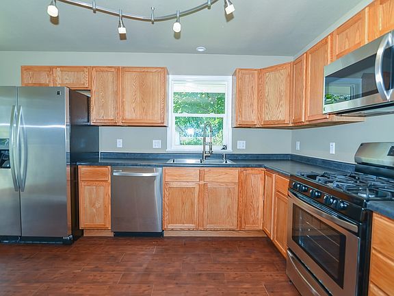 4th image of 1065 Hillview Dr