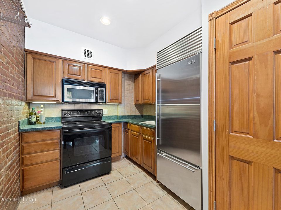 2nd image of 47 W 76th St APT 8