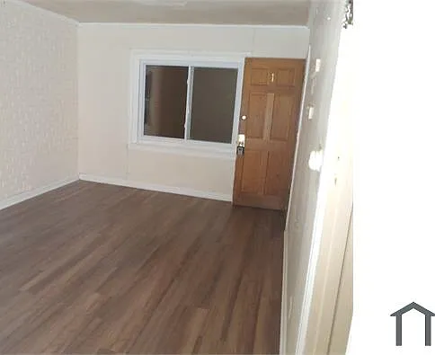 324 Burkhardt Ave — Photo 5