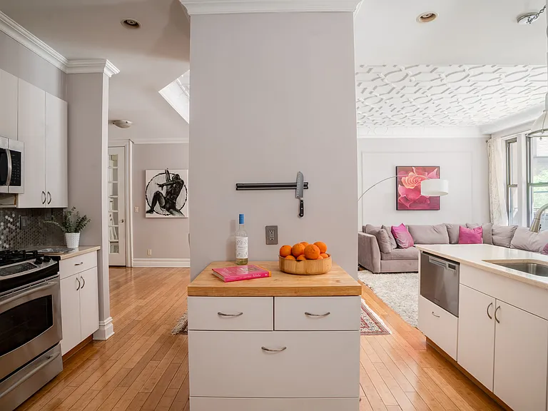200 W 54th St #2D — Photo 6