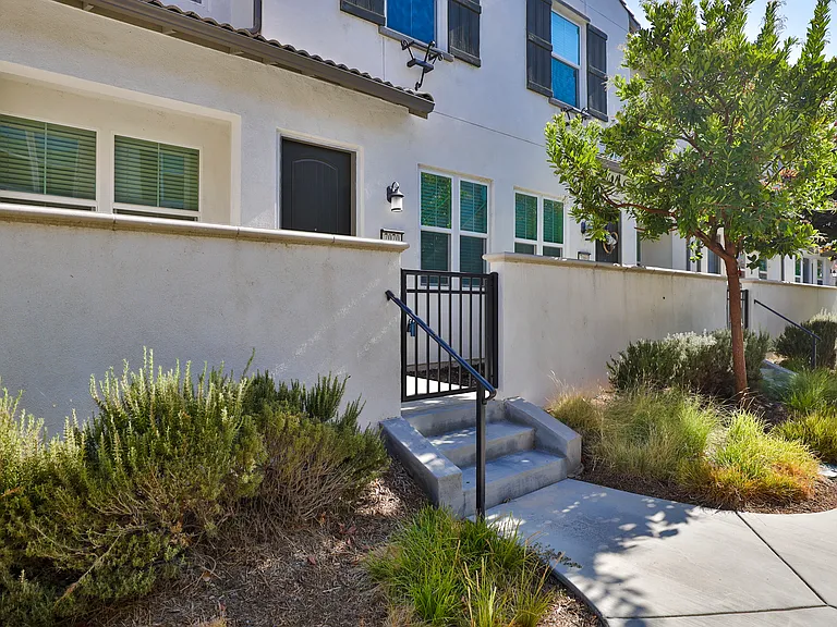 7070 Montecito Ln — Photo 56