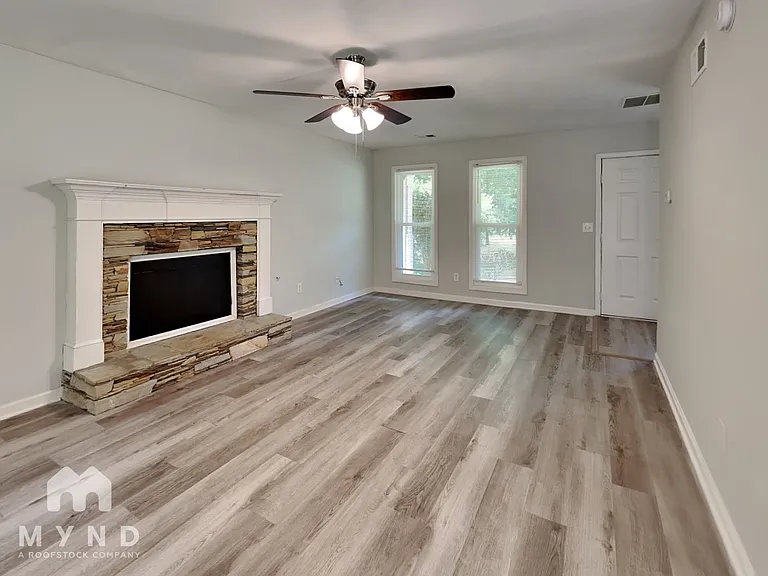 160 Thomas Crossing Dr — Photo 6