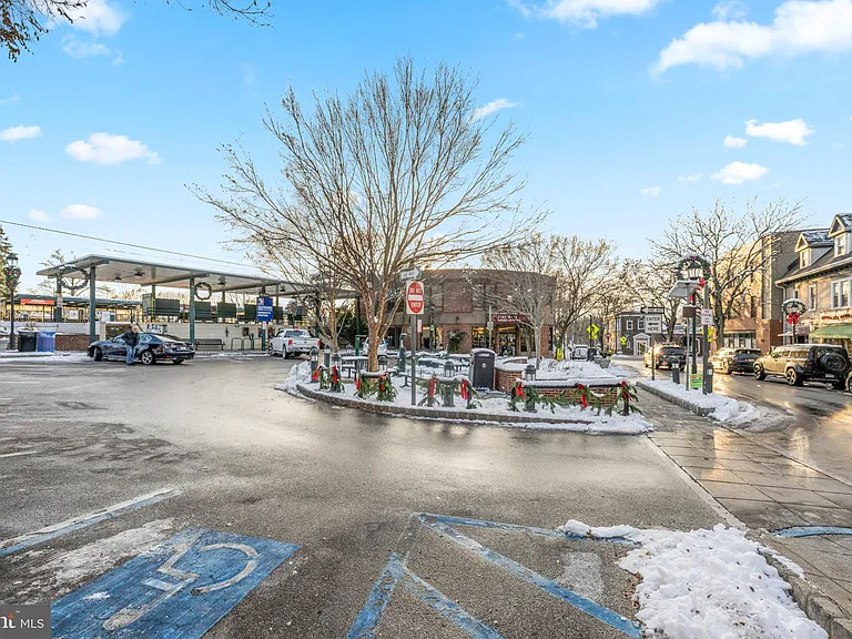 36 N Narberth Ave #1D — Photo 8
