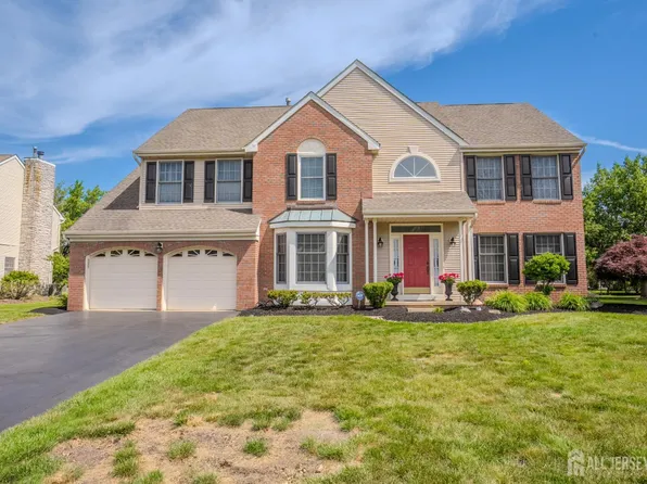 26 Kinglet Dr S, Cranbury, NJ 08512