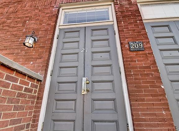 5th image of 209 W 19th St #21
