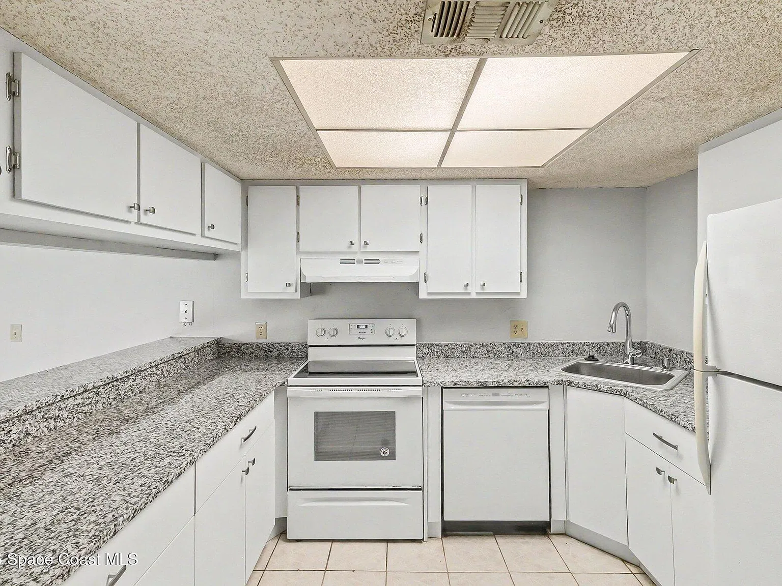 2 bed, 2.0 bath, 862 sqft, $1,600 — Photo 4
